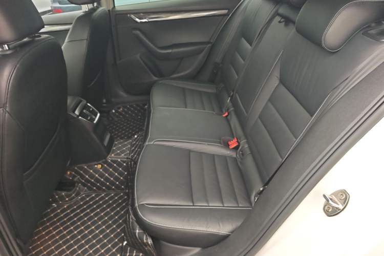Used Skoda Octavia 2016 TSI280 DSG Smart Drive Edition Left Rear Seat