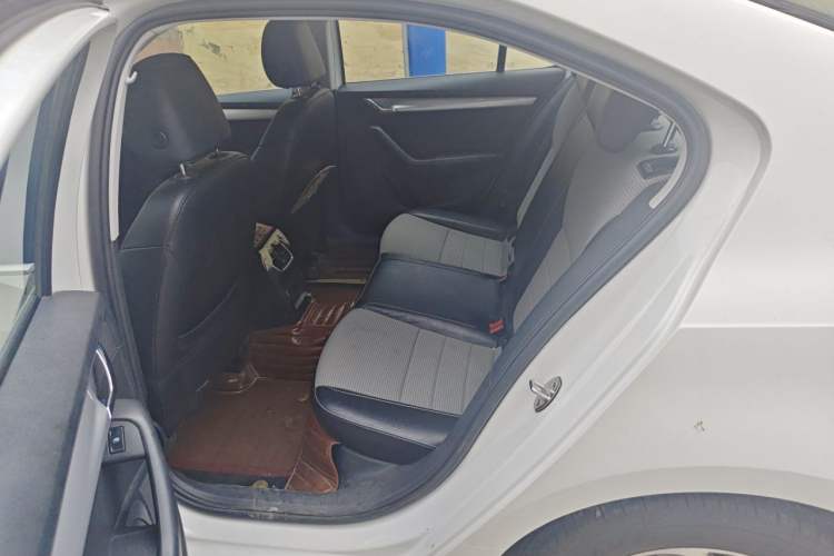 Used Skoda Octavia 2016 1.6L Automatic Chuanxing Edition Left Rear Seat