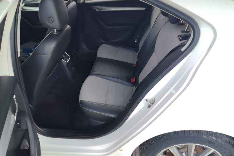 Used Skoda Octavia 2016 1.6L Automatic Chuanxing Edition Left Rear Seat