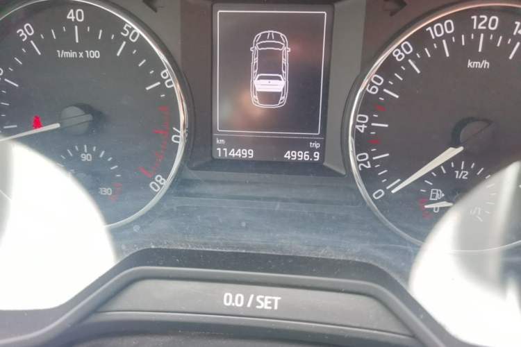Used Skoda Octavia 2016 1.6L Automatic Smart Drive Edition Odometer Close Up
