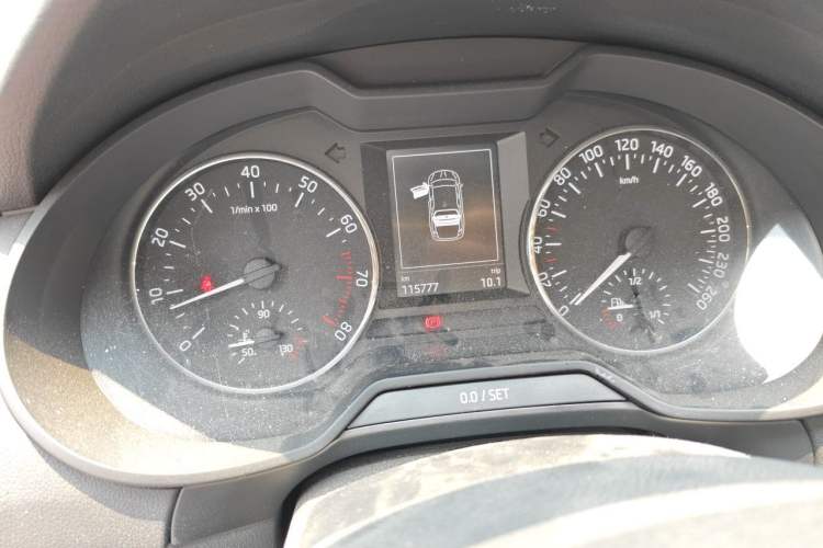 Used Skoda Octavia 2016 1.6L Manual Smart Drive Version Odometer Close Up