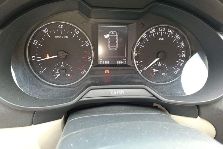 Used Skoda Octavia 2016 1.6L Automatic Smart Drive Edition Odometer Close Up