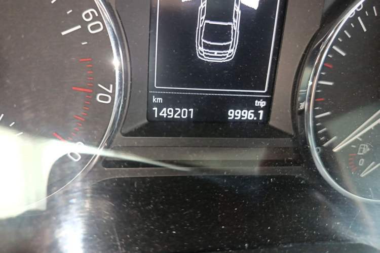 Used Skoda Octavia 2016 TSI280 DSG Smart Drive Edition Odometer Close Up
