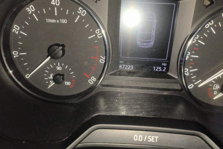 Used Skoda Octavia 2016 1.6L Automatic Smart Drive Edition Odometer Close Up