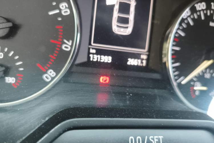 Used Skoda Octavia 2016 1.6L Automatic Smart Drive Edition Odometer Close Up