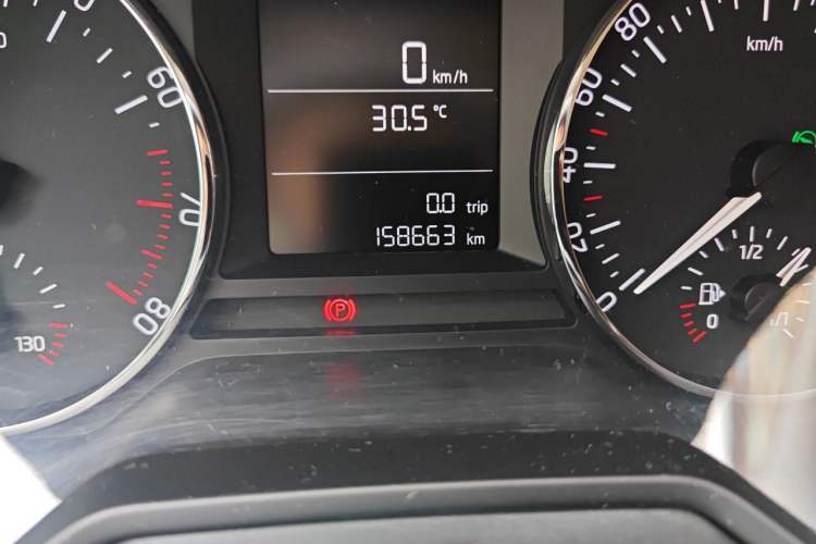 Used Skoda Octavia 2016 1.6L Automatic Chuanxing Edition Odometer Close Up