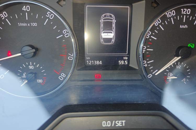 Used Skoda Octavia 2016 1.6L Automatic Smart Drive Edition Odometer Close Up