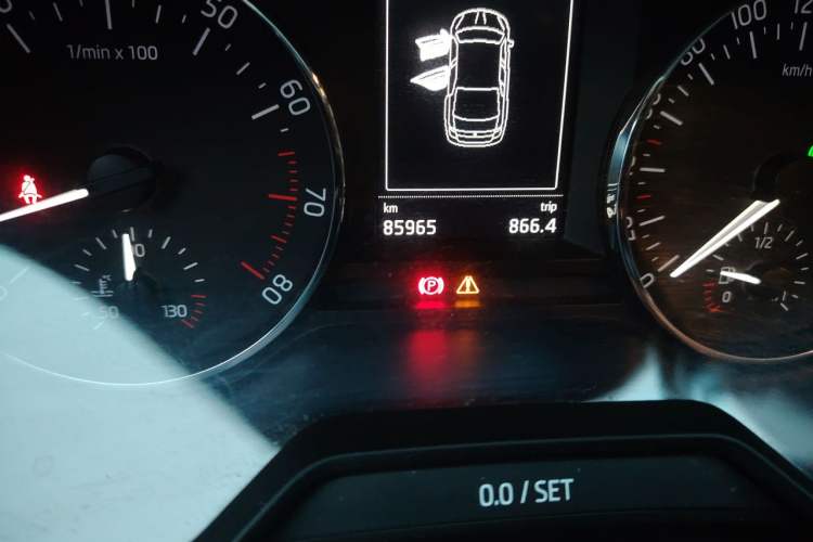 Used Skoda Octavia 2016 1.6L Automatic Smart Drive Edition Odometer Close Up