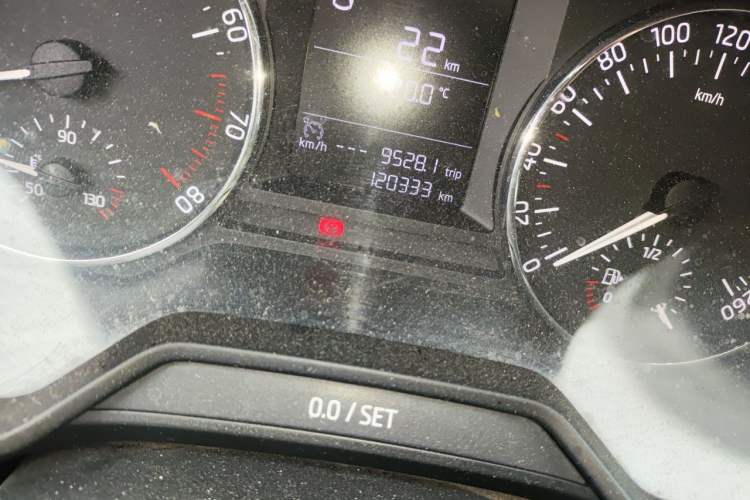 Used Skoda Octavia 2016 1.6L Manual Trend Edition Odometer Close Up