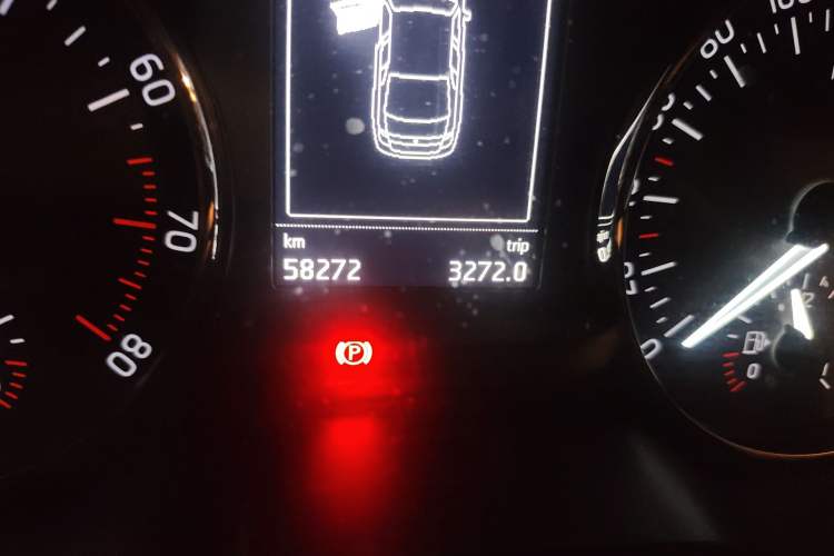 Used Skoda Octavia 2016 1.6L Automatic Smart Drive Edition Odometer Close Up