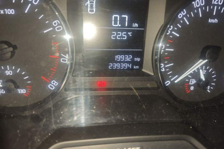 Used Skoda Octavia 2016 1.6L Automatic Chuanxing Edition Odometer Close Up