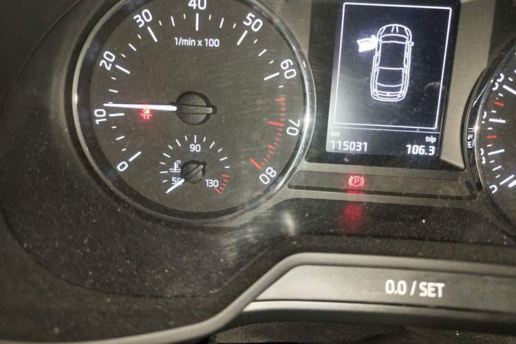 Used Skoda Octavia 2016 1.6L Automatic Smart Drive Edition Odometer Close Up