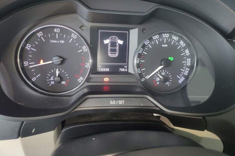 Used Skoda Octavia 2016 TSI280 DSG Smart Drive Edition Odometer Close Up