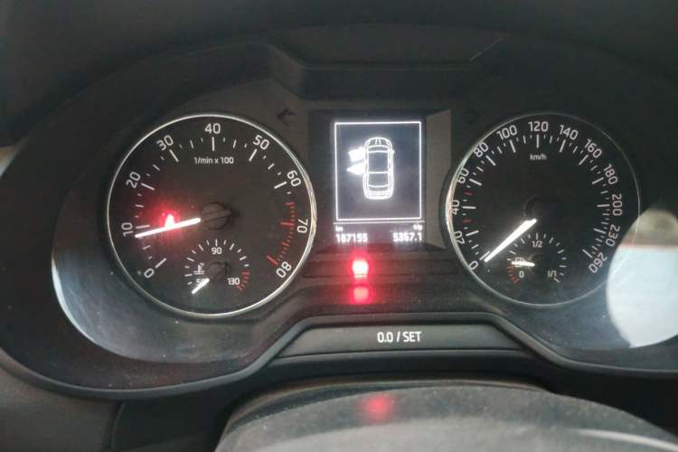 Used Skoda Octavia 2016 1.6L Manual Smart Drive Version Odometer Close Up