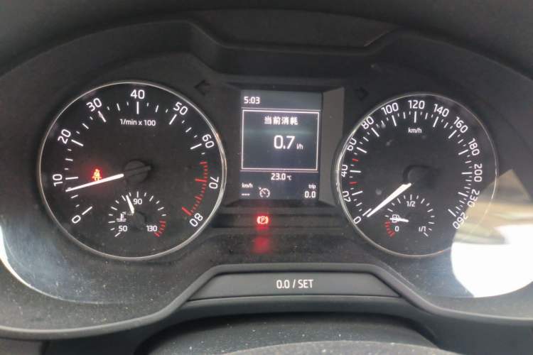 Used Skoda Octavia 2016 1.6L Manual Smart Drive Version Odometer Close Up