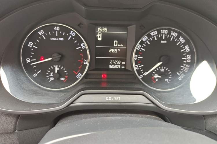 Used Skoda Octavia 2016 1.6L Manual Trend Edition Odometer Close Up