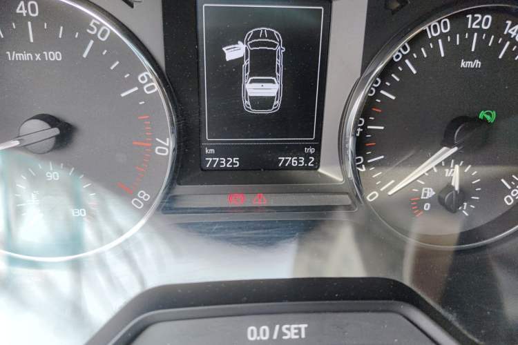 Used Skoda Octavia 2016 TSI280 DSG Smart Drive Edition Odometer Close Up