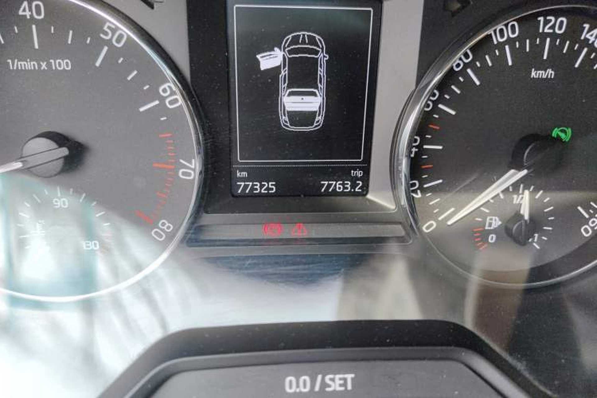 Used Skoda Octavia 2016 TSI280 DSG Smart Drive Edition Odometer Close Up