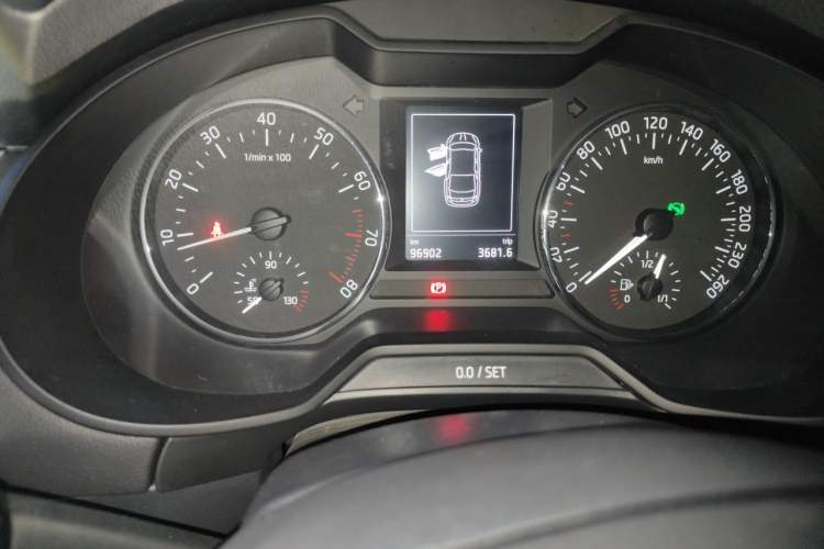 Used Skoda Octavia 2016 1.6L Automatic Smart Drive Edition Odometer Close Up