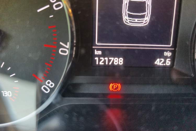 Used Skoda Octavia 2016 1.6L Automatic Smart Drive Edition Odometer Close Up