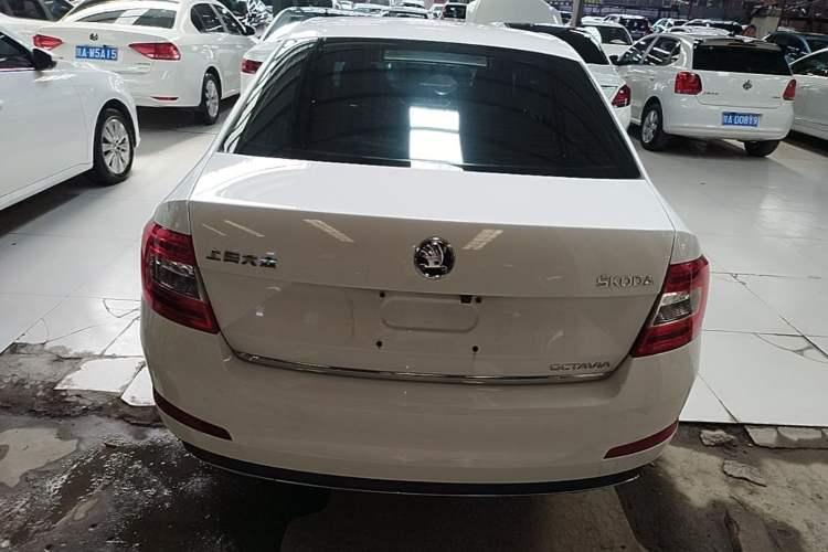Used Skoda Octavia 2016 1.6L Automatic Smart Drive Edition Rear