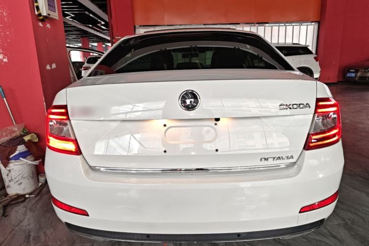 Used Skoda Octavia 2016 1.6L Automatic Smart Drive Edition Rear