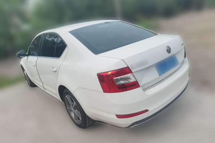 Used Skoda Octavia 2016 1.6L Automatic Smart Drive Edition Rear Left 45 Deg