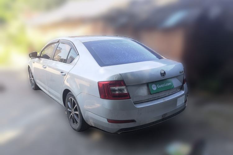 Used Skoda Octavia 2016 1.6L Manual Smart Drive Version Rear Left 45 Deg