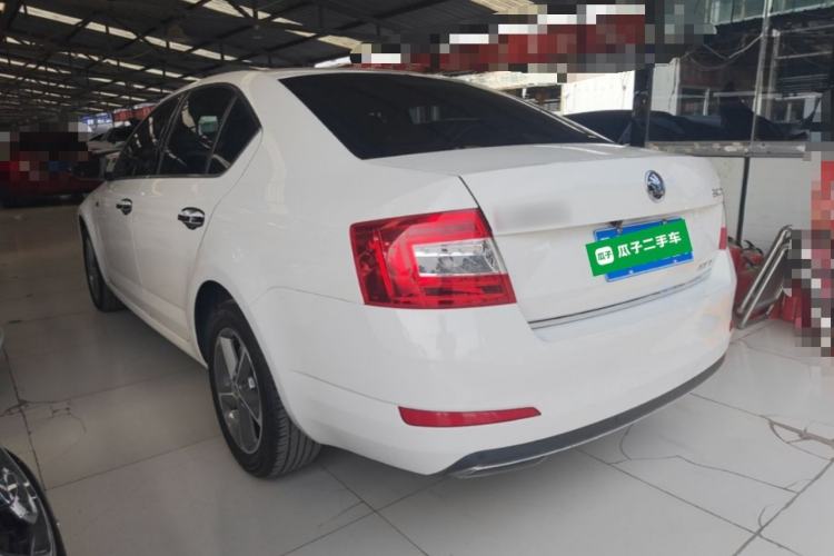 Used Skoda Octavia 2016 1.6L Manual Smart Drive Version Rear Left 45 Deg