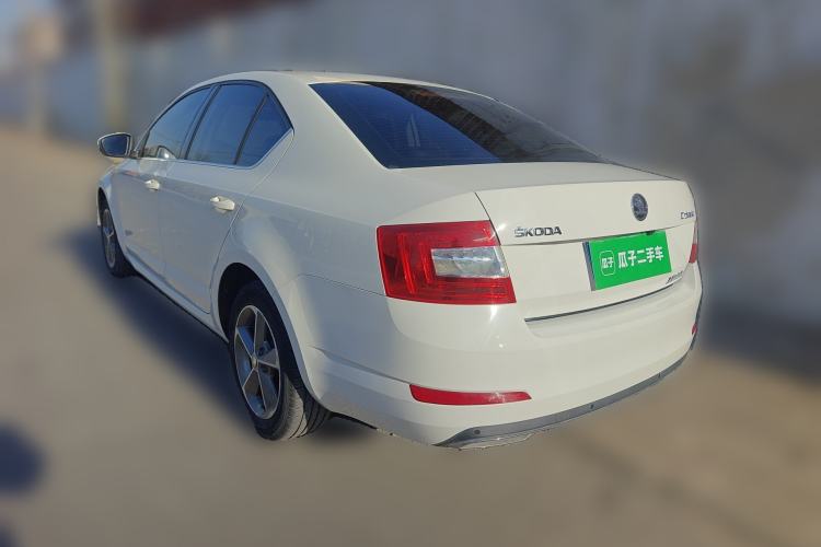 Used Skoda Octavia 2016 1.6L Automatic Smart Drive Edition Rear Left 45 Deg