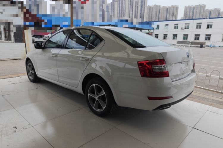 Used Skoda Octavia 2016 1.6L Automatic Smart Drive Edition Rear Left 45 Deg