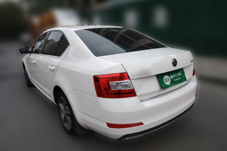 Used Skoda Octavia 2016 1.6L Automatic Smart Drive Edition Rear Left 45 Deg