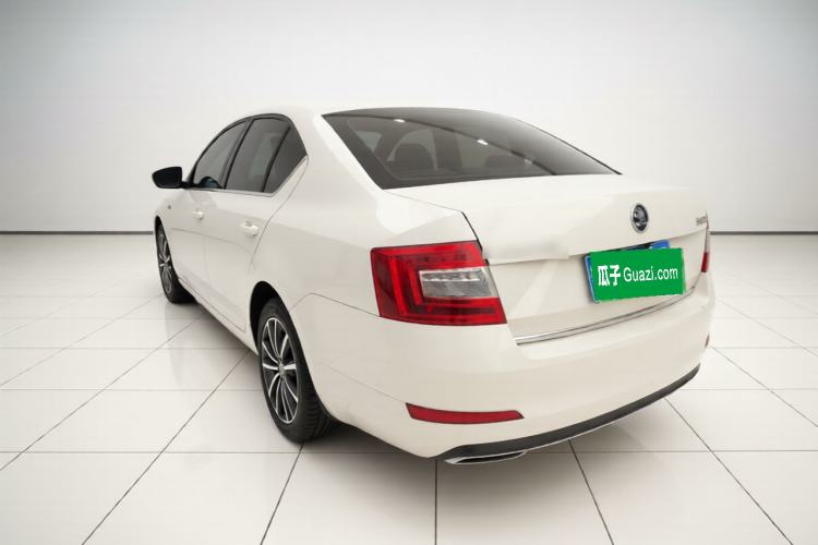 Used Skoda Octavia 2016 1.6L Automatic Smart Drive Edition Rear Left 45 Deg
