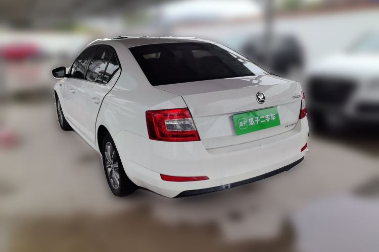 Used Skoda Octavia 2016 1.6L Automatic Chuanxing Edition Rear Left 45 Deg