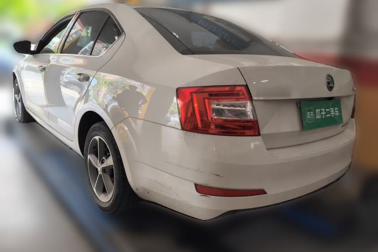 Used Skoda Octavia 2016 1.6L Automatic Chuanxing Edition Rear Left 45 Deg