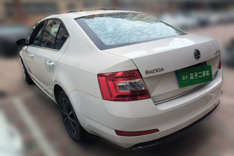 Used Skoda Octavia 2016 1.6L Manual Smart Drive Version Rear Left 45 Deg