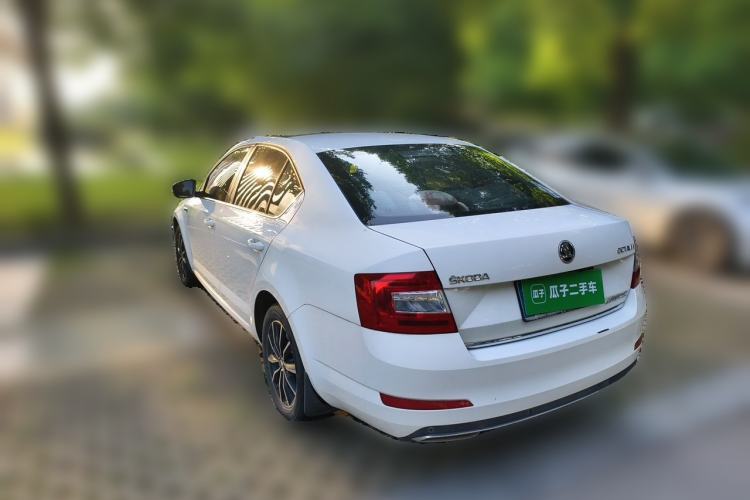 Used Skoda Octavia 2016 1.6L Automatic Smart Drive Edition Rear Left 45 Deg