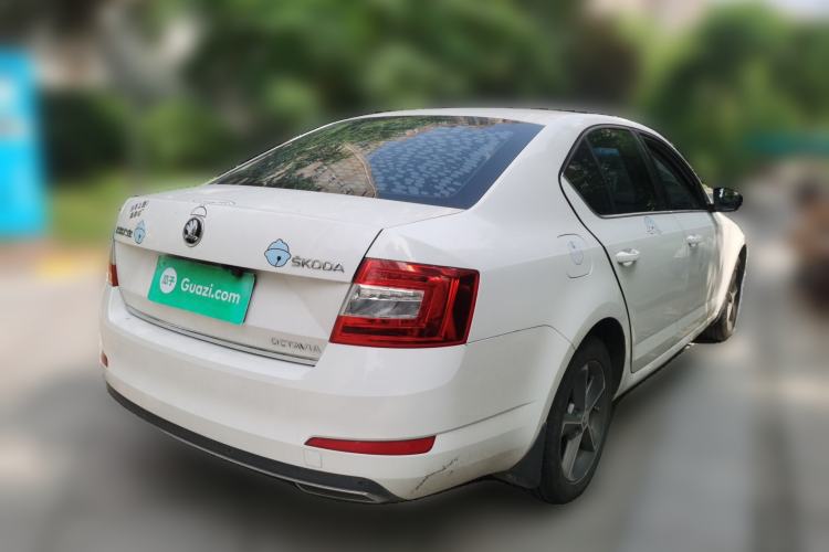 Used Skoda Octavia 2016 1.6L Automatic Smart Drive Edition Rear Right 45 Deg