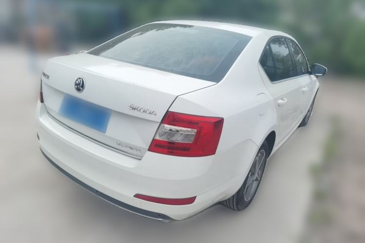 Used Skoda Octavia 2016 1.6L Automatic Smart Drive Edition Rear Right 45 Deg