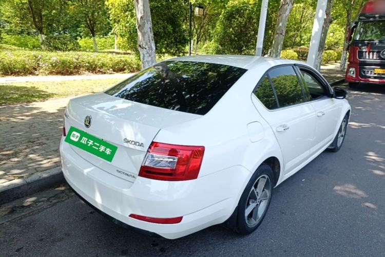 Used Skoda Octavia 2016 1.6L Manual Trend Edition Rear Right 45 Deg