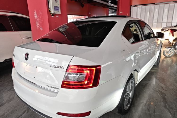 Used Skoda Octavia 2016 1.6L Automatic Smart Drive Edition Rear Right 45 Deg