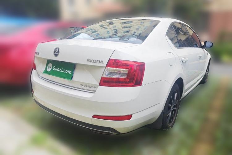 Used Skoda Octavia 2016 1.6L Automatic Smart Drive Edition Rear Right 45 Deg