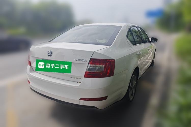 Used Skoda Octavia 2016 1.6L Automatic Chuanxing Edition Rear Right 45 Deg
