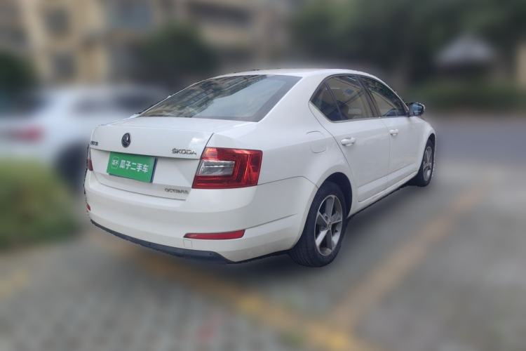 Used Skoda Octavia 2016 1.6L Automatic Chuanxing Edition Rear Right 45 Deg