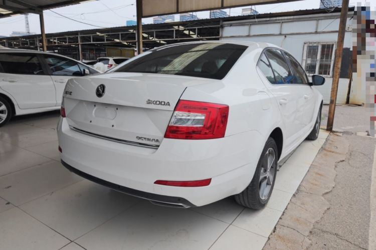 Used Skoda Octavia 2016 1.6L Automatic Smart Drive Edition Rear Right 45 Deg