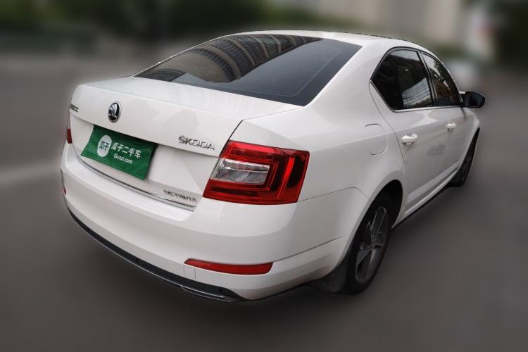 Used Skoda Octavia 2016 1.6L Automatic Smart Drive Edition Rear Right 45 Deg