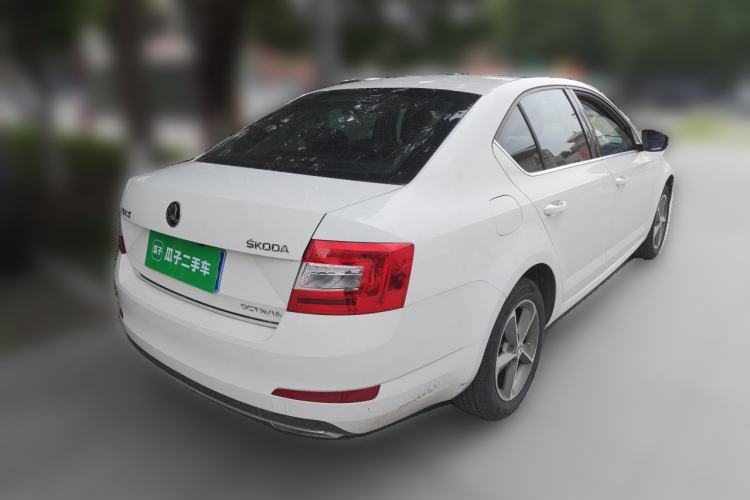 Used Skoda Octavia 2016 1.6L Automatic Smart Drive Edition Rear Right 45 Deg