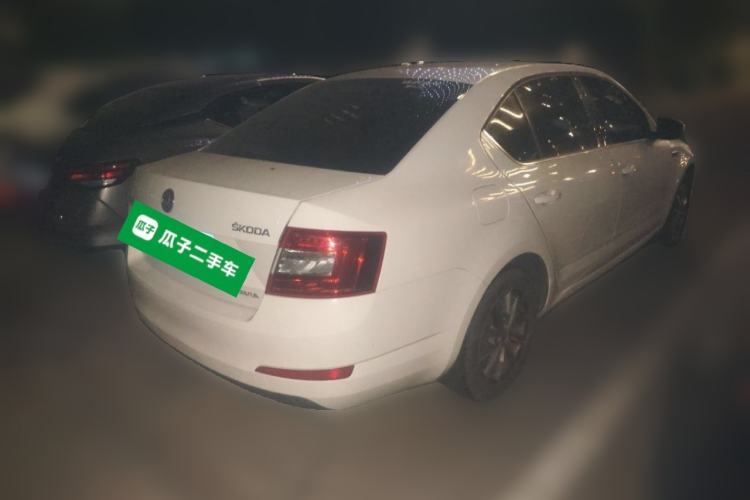 Used Skoda Octavia 2016 1.6L Automatic Chuanxing Edition Rear Right 45 Deg