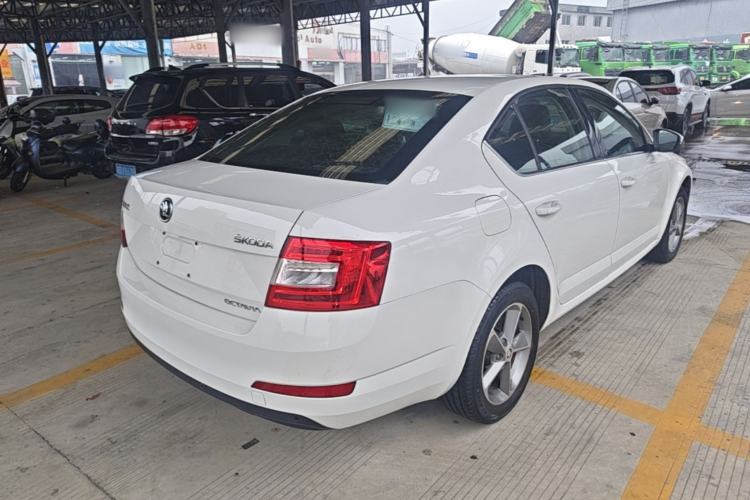 Used Skoda Octavia 2016 1.6L Automatic Chuanxing Edition Rear Right 45 Deg