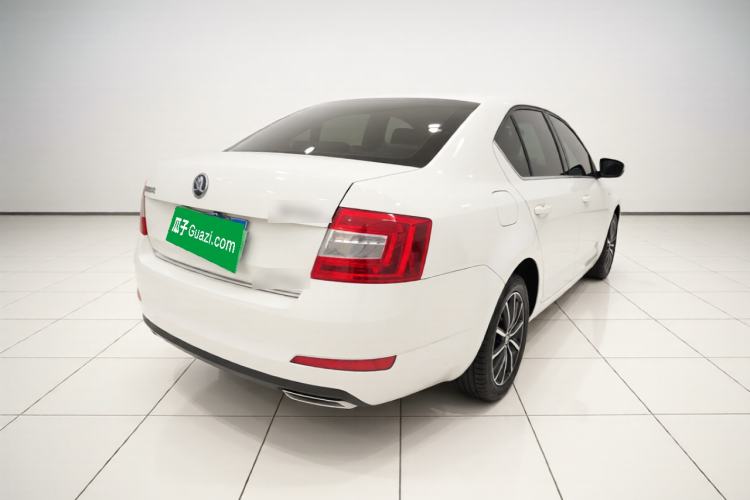 Used Skoda Octavia 2016 1.6L Automatic Smart Drive Edition Rear Right 45 Deg